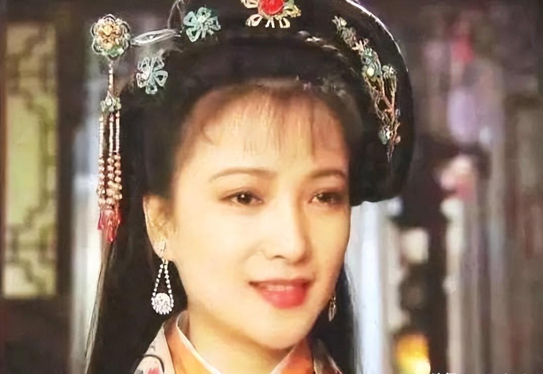 她被誉为荧屏第一美女,她被称为亚洲第一美