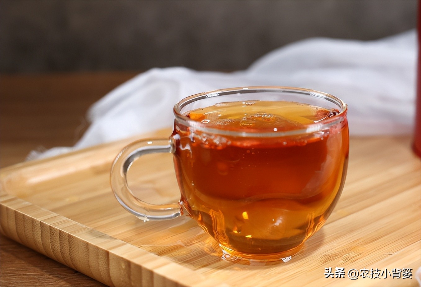 冬季喝茶健康常识,深冬喝茶这2种茶要多喝