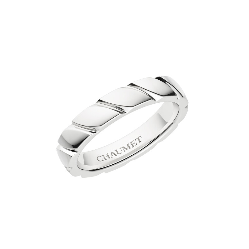 卡地亚对戒和tiffany对戒哪个好,买卡地亚戒指还是钻戒