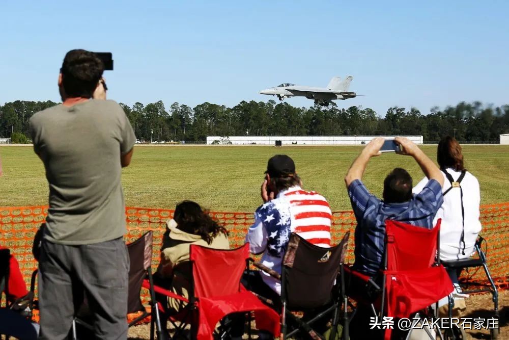 早新闻10.27|关于面向社会公开征集2023年民生实事项目的通告；国考报考指南来了！植物园秋色渐入佳境