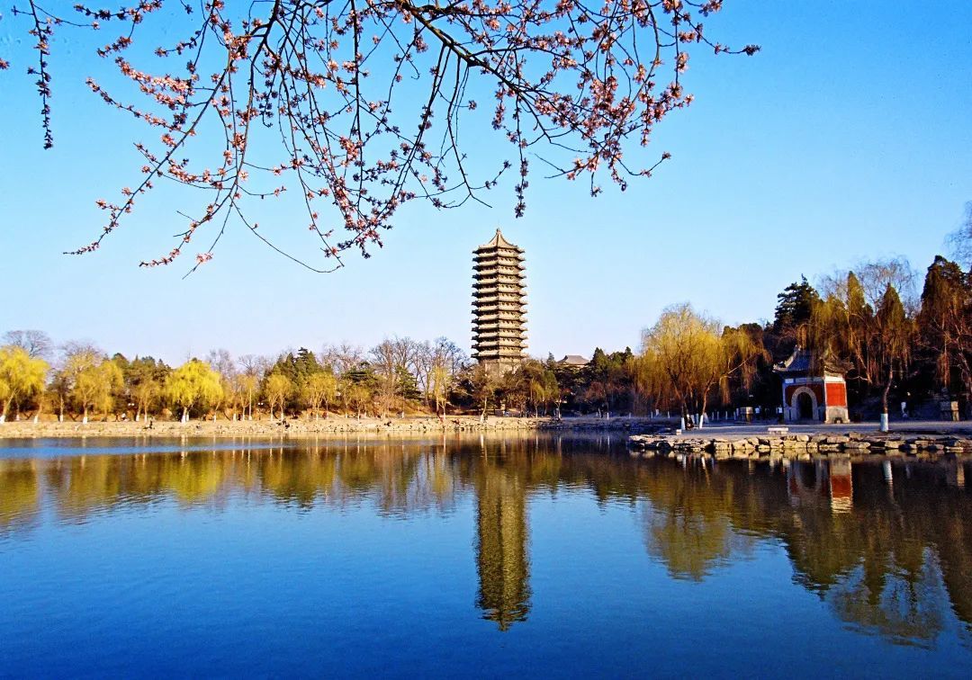 曾经堪比清华的大学,清华北大每年经费多少