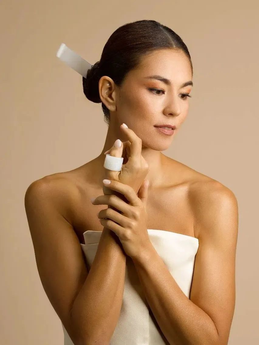 谭松韵关晓彤金鹰节,关晓彤谭松韵红毯走秀