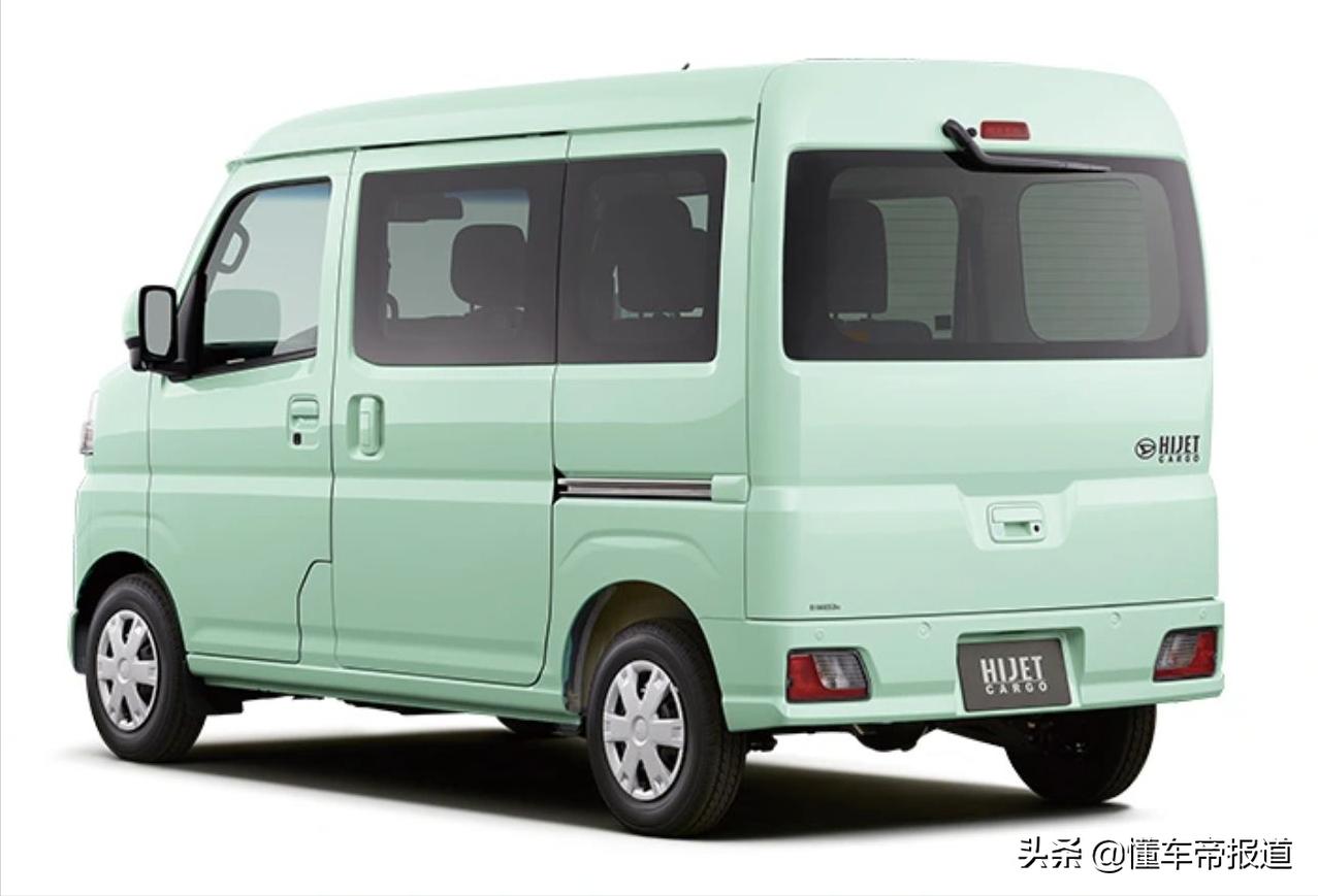 新车五菱宏光新款多少钱,新五菱宏光高配落地价多少钱