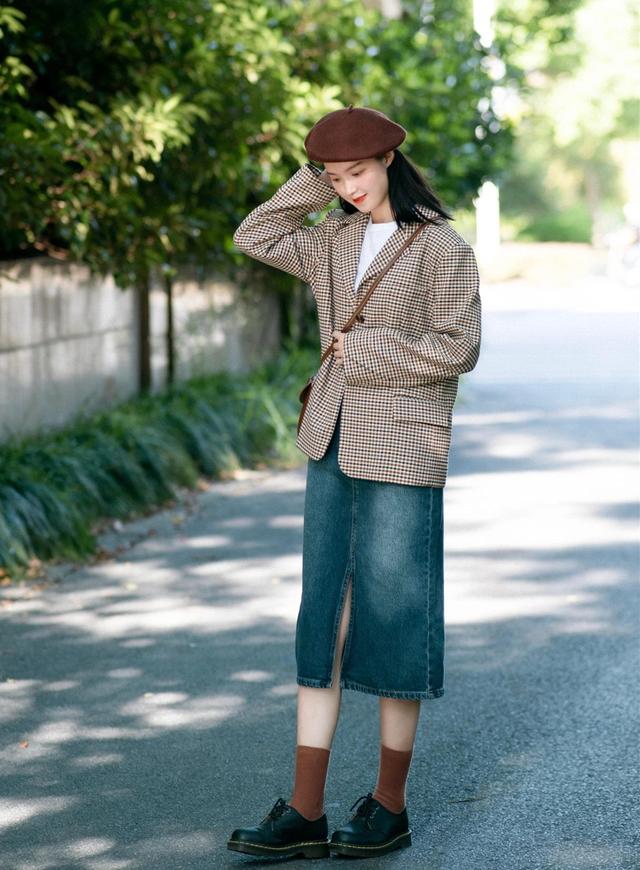 今年流行的裙子袜子,春季搭配裙子穿的袜子推荐