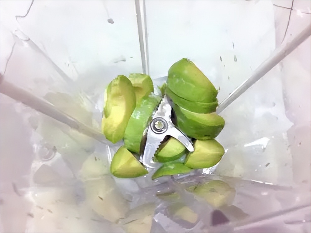 自制夏日清凉饮品简单又好喝,怎么做一杯夏日清凉解暑的饮品