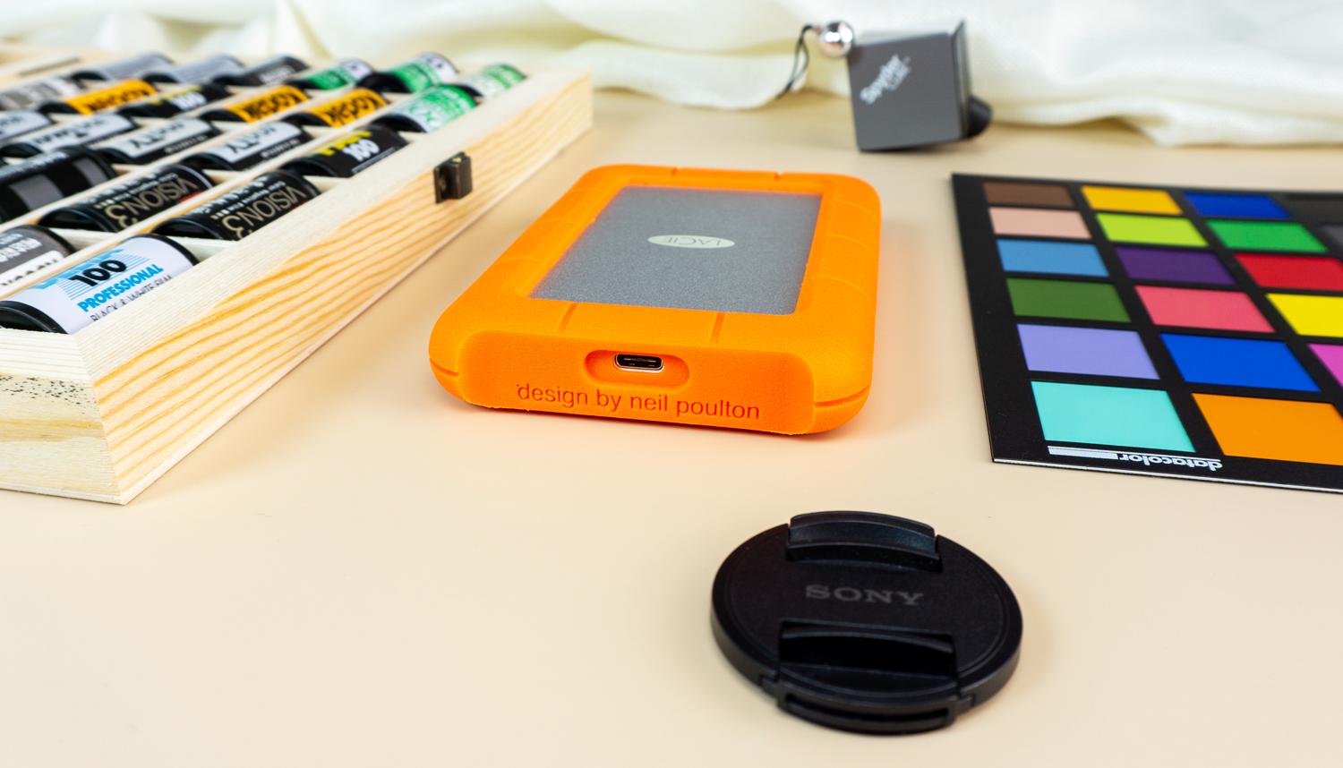 一个视频初学者的设备都有啥？2K显示器+存储工具+拓展坞+SD卡