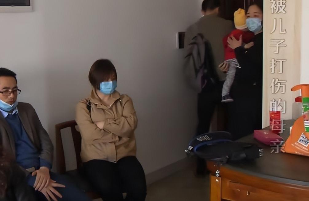 因抱孙子没洗手,母亲没洗手抱孙子被儿子打