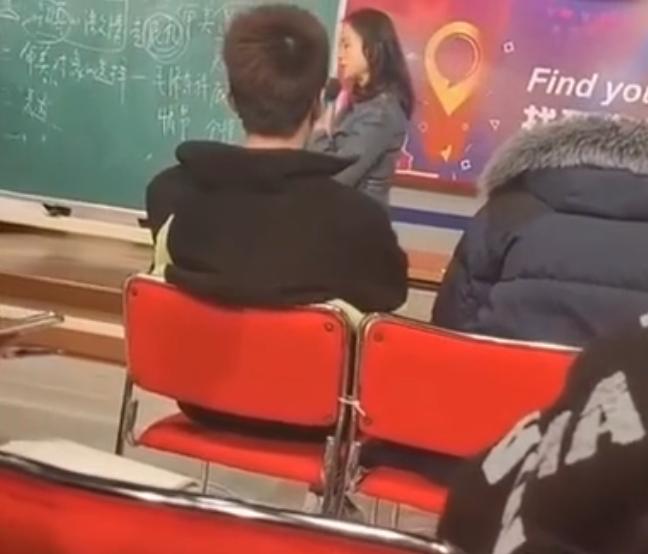 举报者应得赞扬,看完震旦学院教师被举报完整视频,剪辑版已很宽容