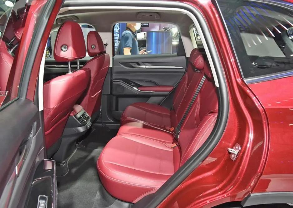 大轮毂好看的不行，内饰一线自主SUV水平，这款哈弗H6不香吗