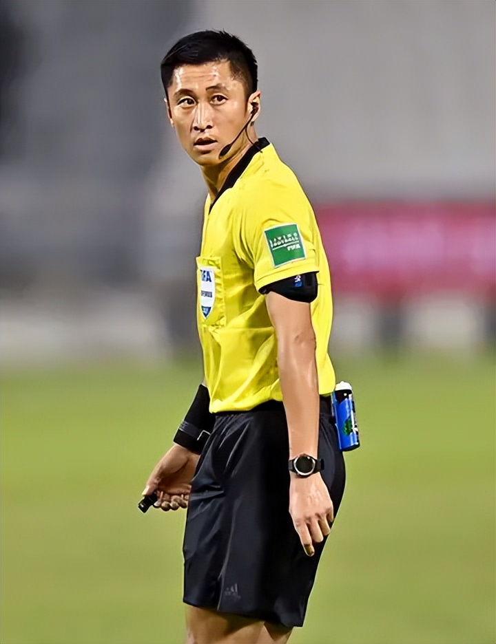 国足蛀虫李铁:罪行不止敛财上亿,戴罪立功曝光足坛背后*b大**oss