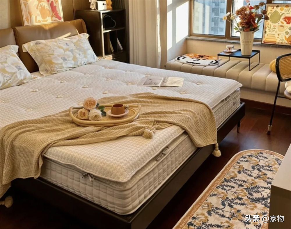 卧室感觉太大软装该怎么布置,卧室装修不好看怎么补救