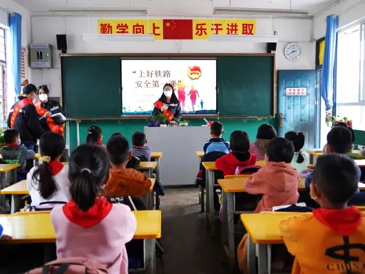 高铁爱路护路宣传视频,铁路爱路护路宣传视频昆明