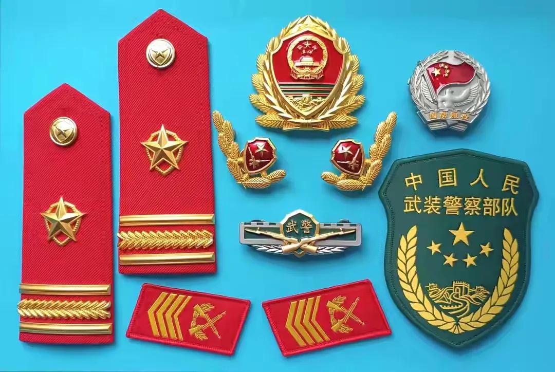 毛启国收藏帽徽图片,中国陆军狼牙特种部队肩章图片