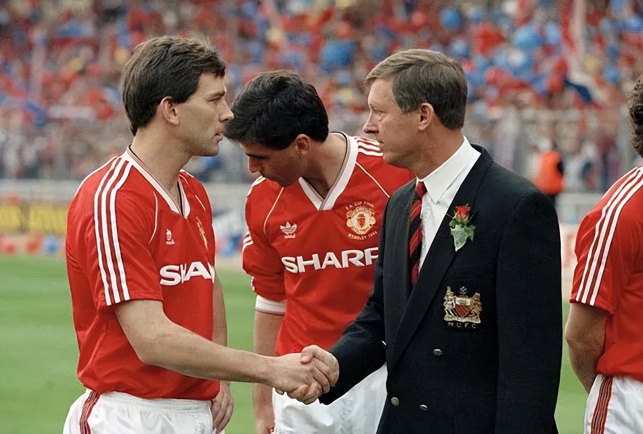 布莱恩罗布森曼联,罗布森曼联7号图片