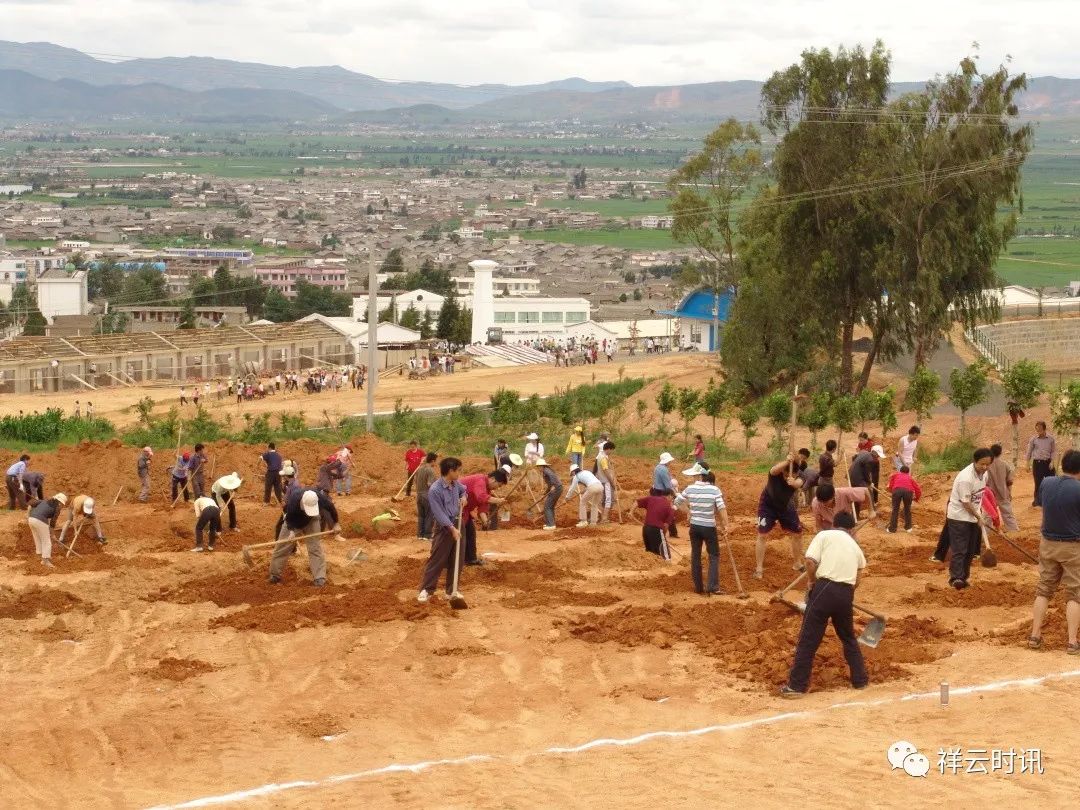 传承红色精神争做时代楷模,传承红色基因争做新时代标兵