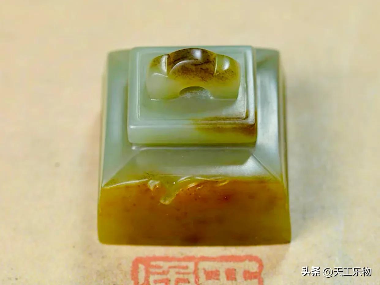 糖色是山料，沁色是籽料，那和田玉“糖沁”又是什么料？