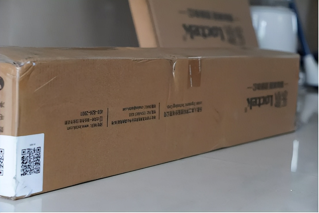 书桌配岩板，不怕污渍，不怕刀刻，我的乐歌E6岩板升降桌晒单