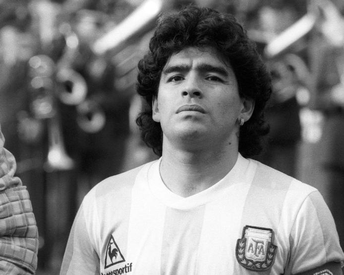 球星马拉多纳之死,马拉多纳因心脏骤停离世