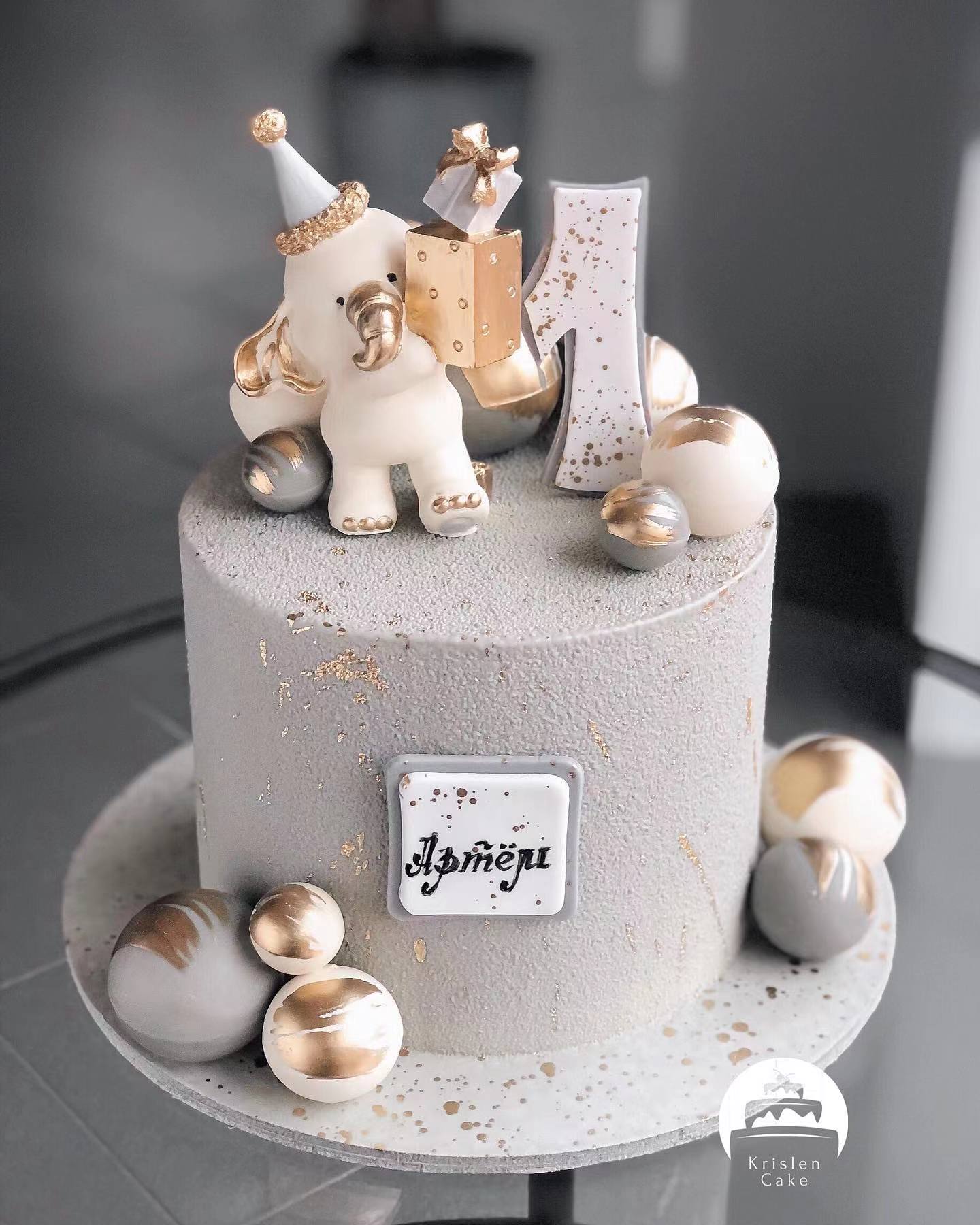 今天给大家做一款好看的蛋糕造型,美味又高颜值的蛋糕造型充满创意