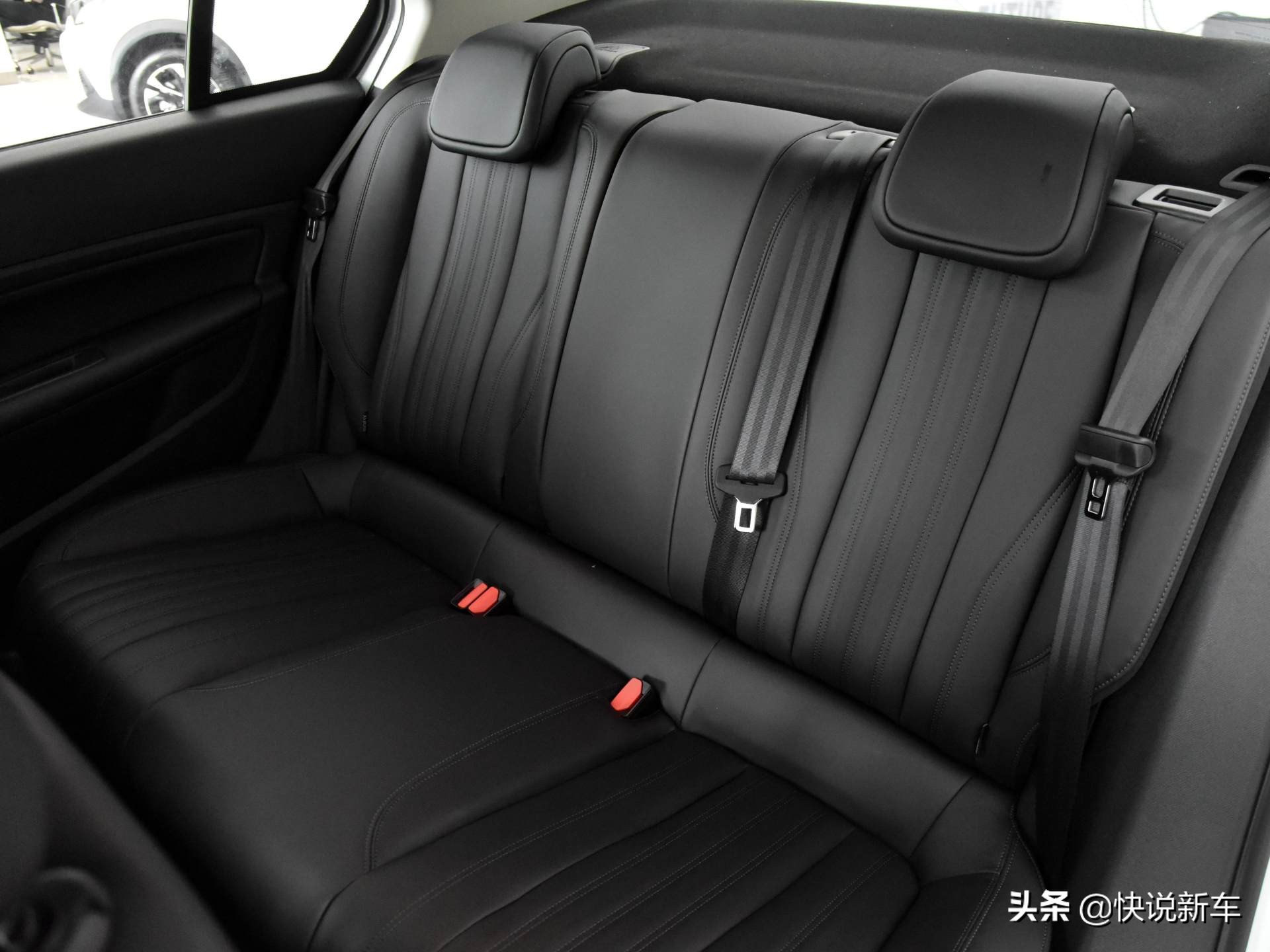 综合油耗5.8l,综合油耗5l百公里