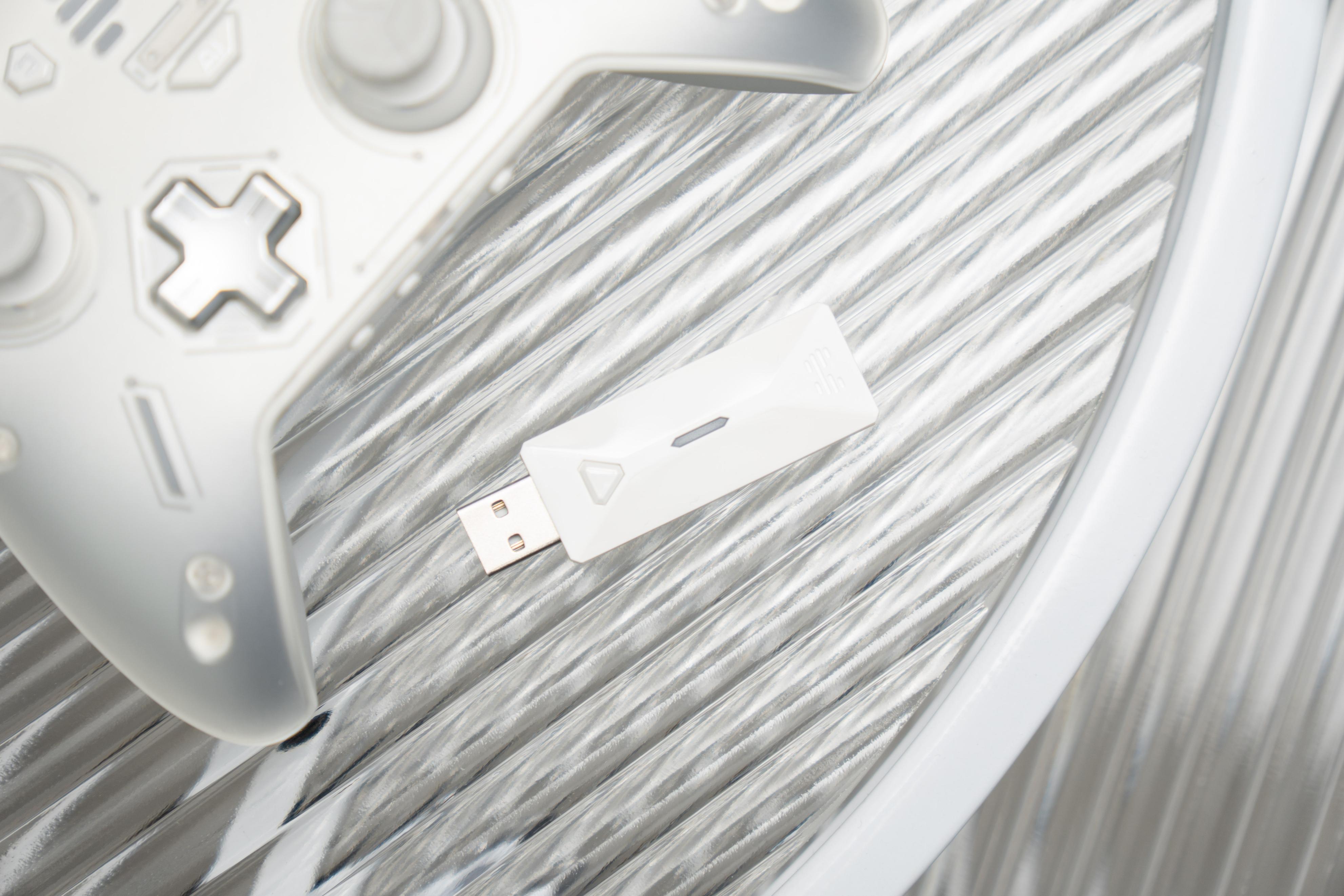 北通游戏手柄宙斯2,北通宙斯2手柄好还是pro手柄好