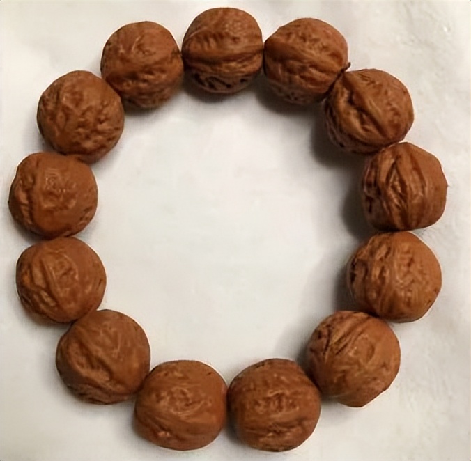 龙鳞凤尾核桃手串怎么盘玩,新上手核桃手串盘玩步骤方法