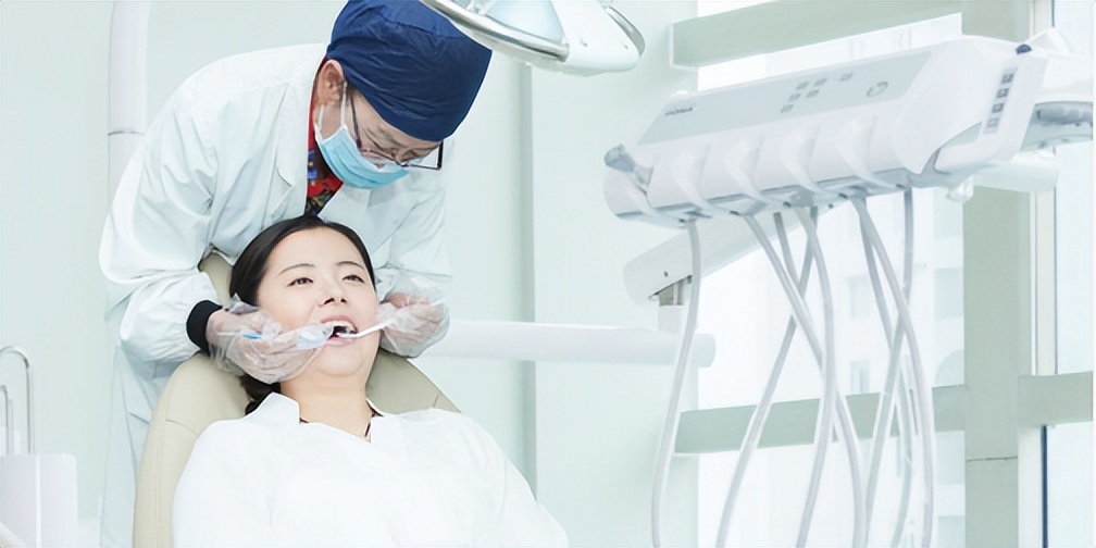 超声波洁牙后牙齿缝隙大怎么办,超声波洗牙后牙缝变大会修复吗