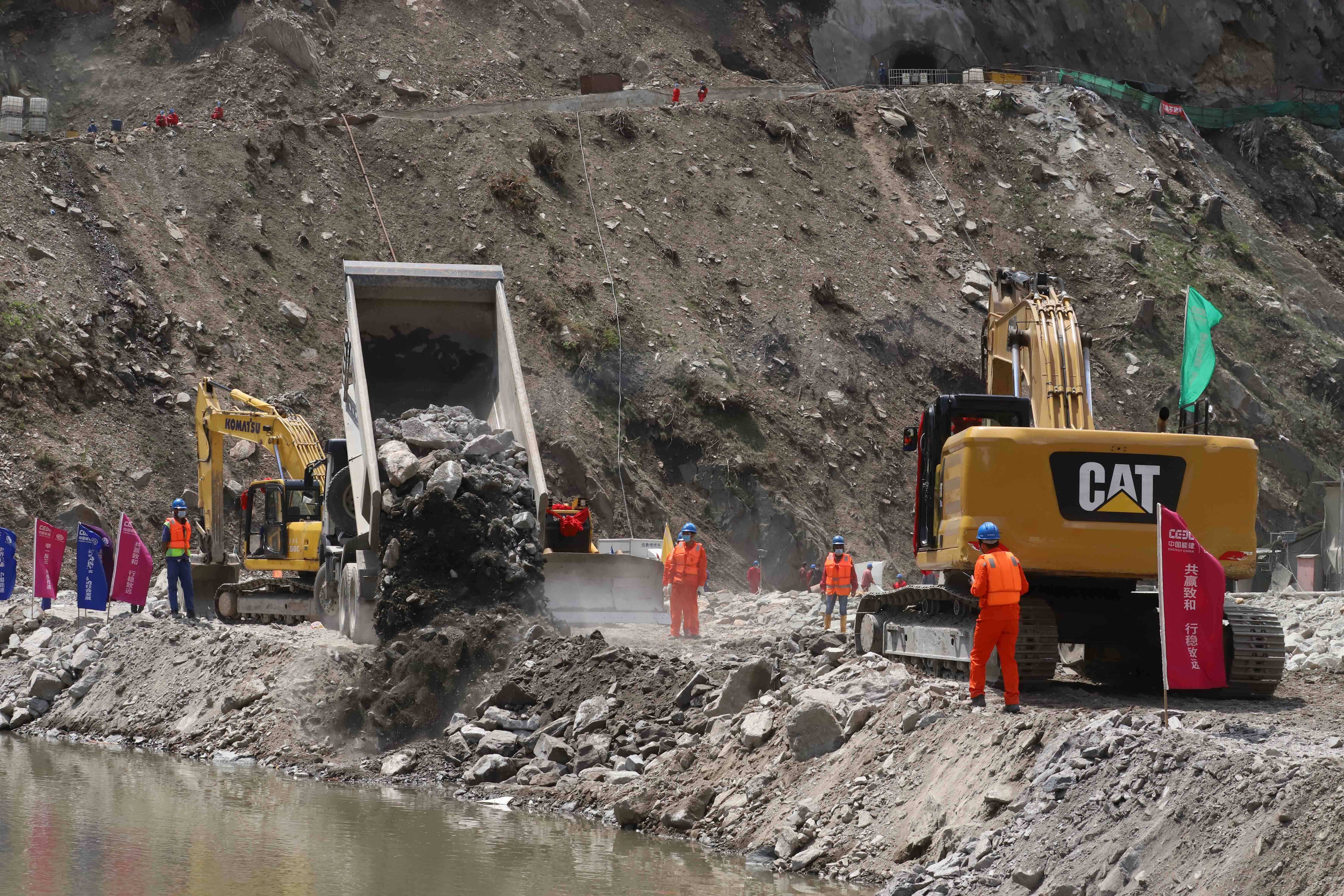 黄河泥沙为什么冲不完,黄河采砂合法吗