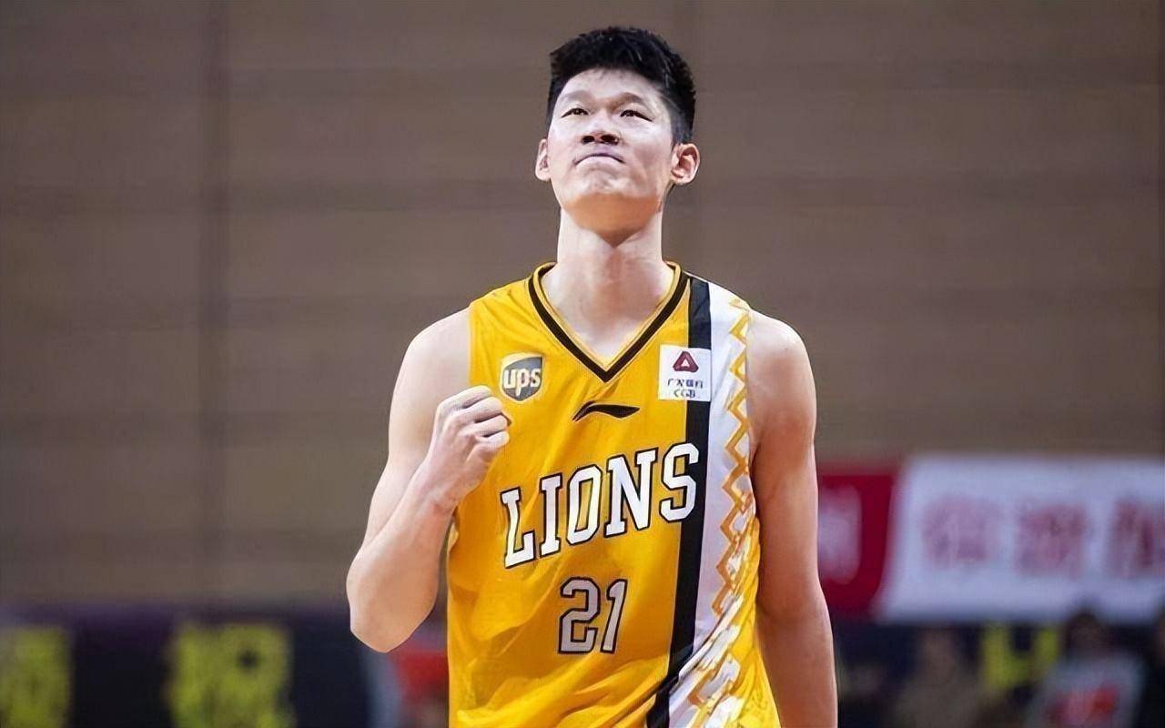 盘点cba历史十大中锋,cba总决赛姚明51分21篮板