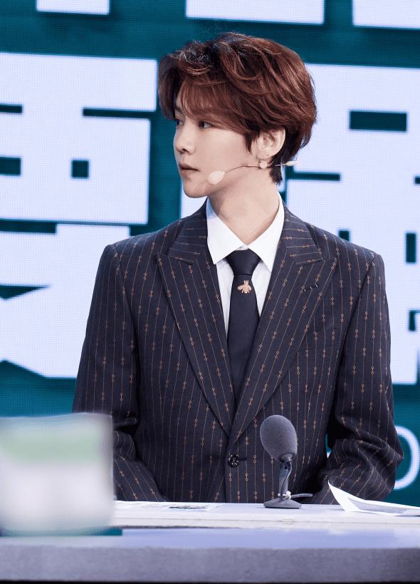 鹿晗关晓彤看足球,鹿晗解说欧洲杯关晓彤