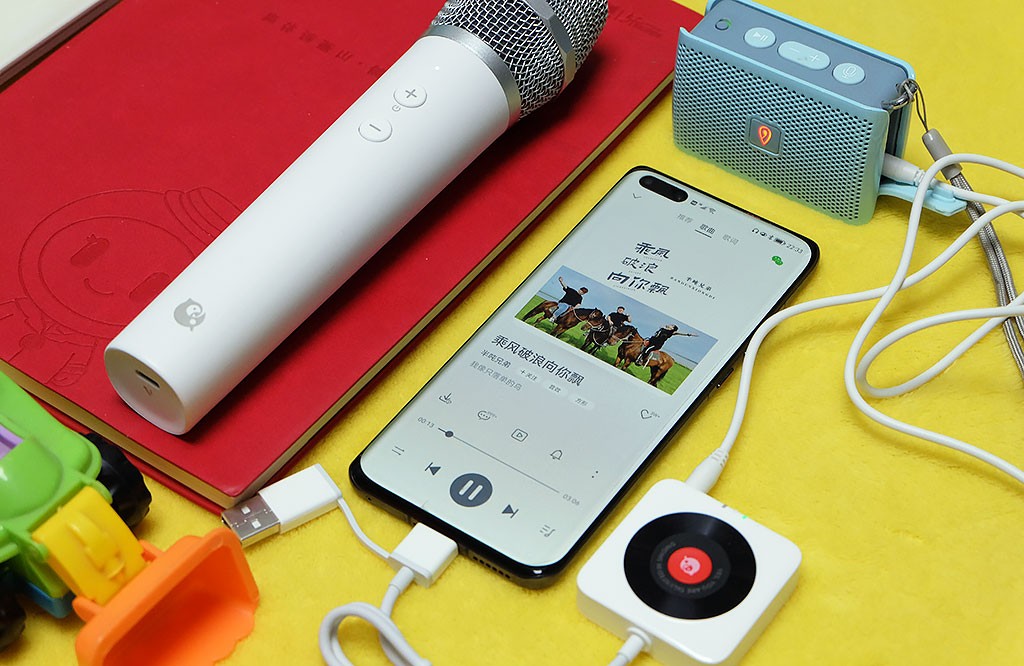 喜欢唱歌吗？电脑、电视、手机都能用，全民K歌多场景麦克风体验