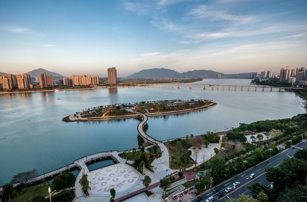 我17年被人忽悠在老家买一套商铺,21年被忽悠在清远买了套别墅