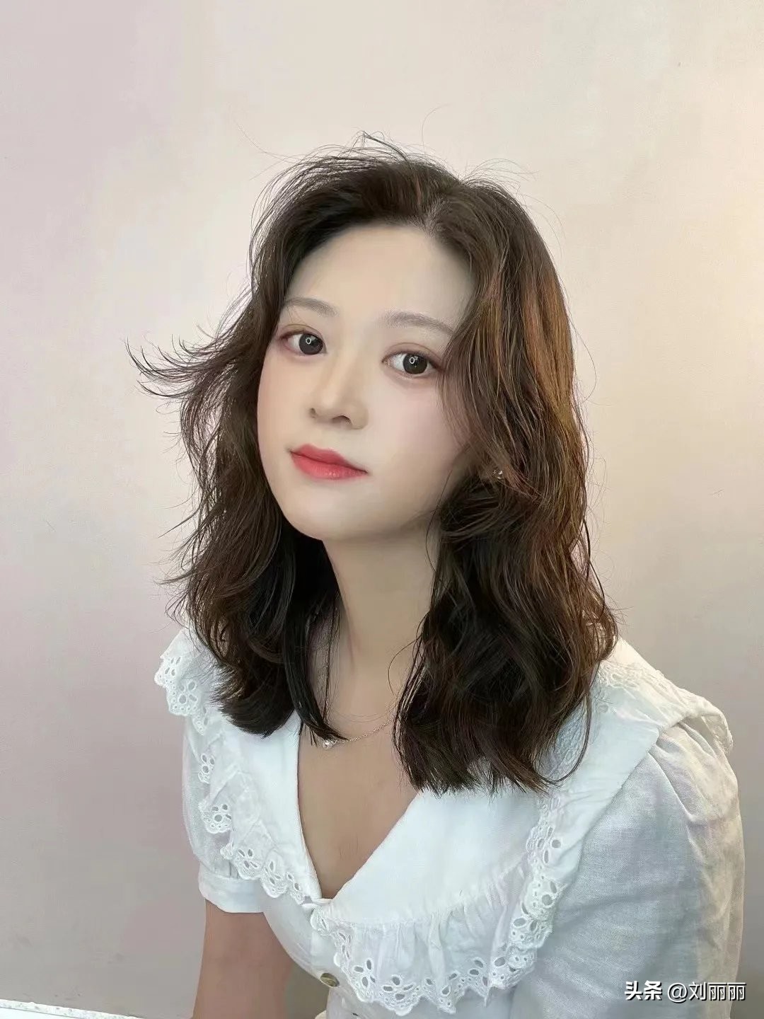 一边长一边短发型女2021流行发型,女生短碎发发型图片2020年流行