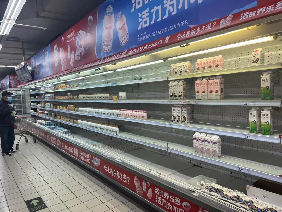 家乐福货架空了,家乐福门店货架大量空置