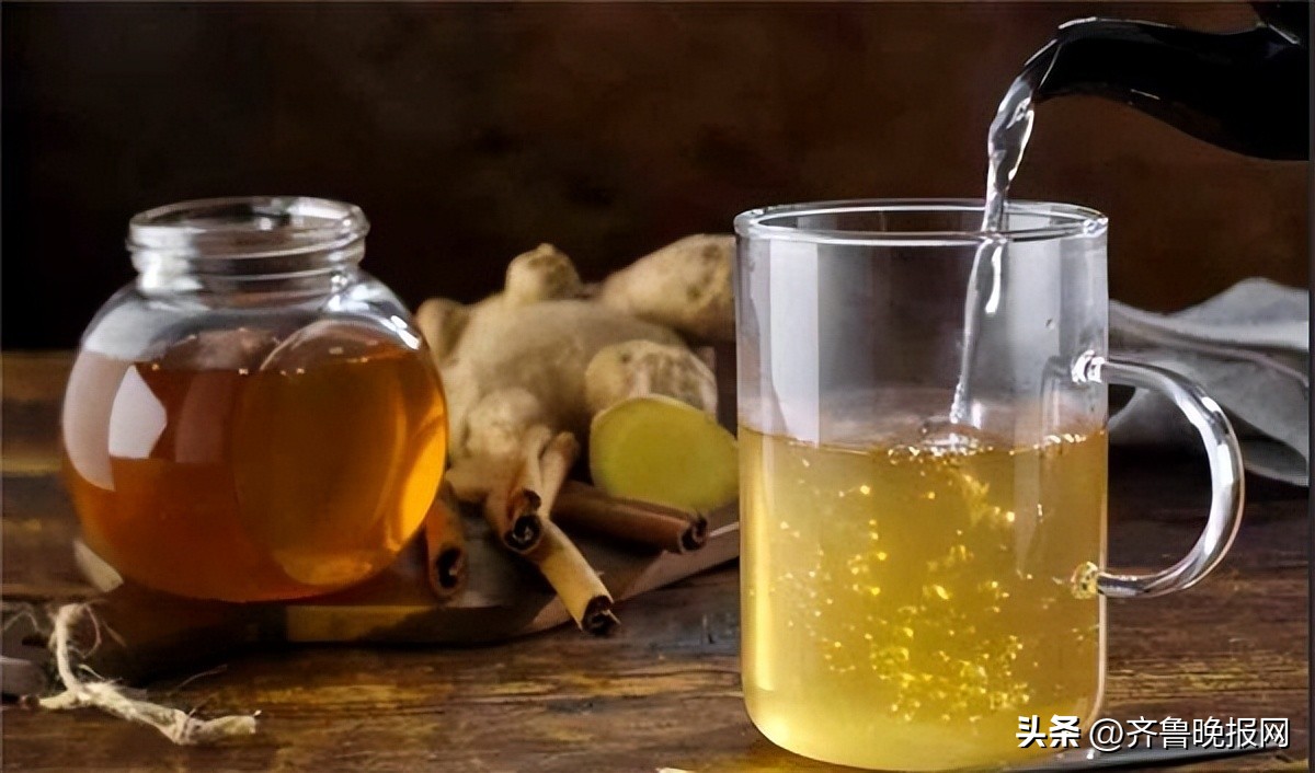 蜂蜜水的正确喝法和时间,蜂蜜水的正确喝法及最佳时间温度