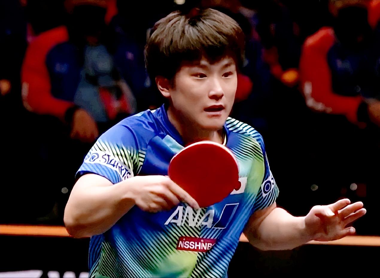 王楚钦4:0完胜张本智和决胜局,祝贺王楚钦勇夺二冠一亚