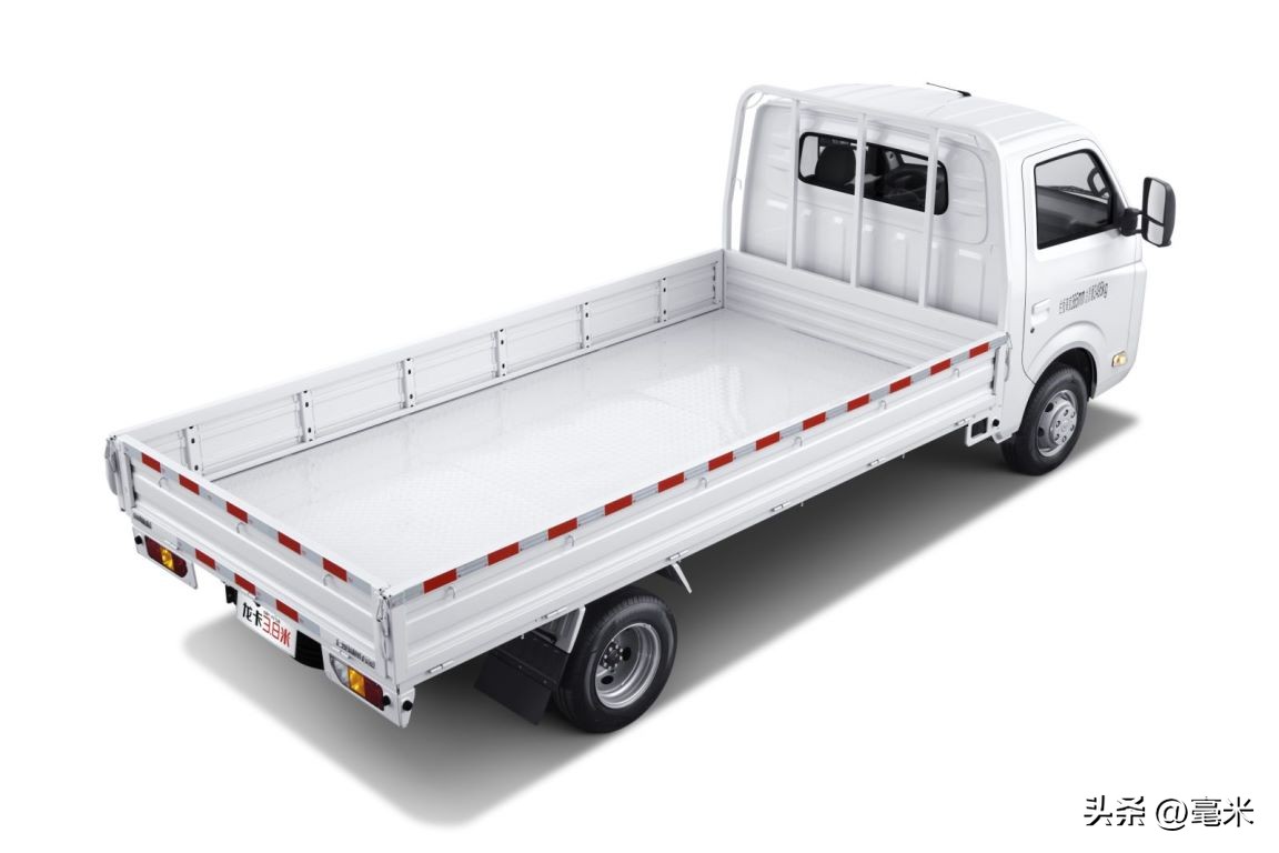 五菱新卡2.0和龙卡发动机一样吗,五菱龙卡有3米6的吗