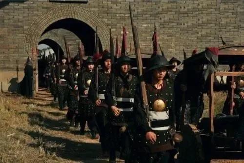 欧洲骑士、蒙古伴当、日本武士和中国军人，谁才是王者？