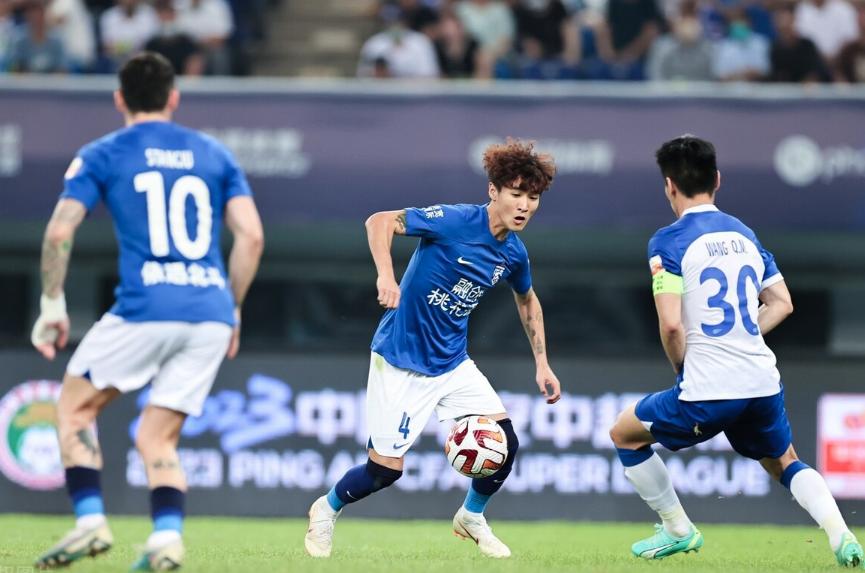 过山车，3次雪崩！中超冠军三镇1-1失势，比赛业余一幕，主帅接受