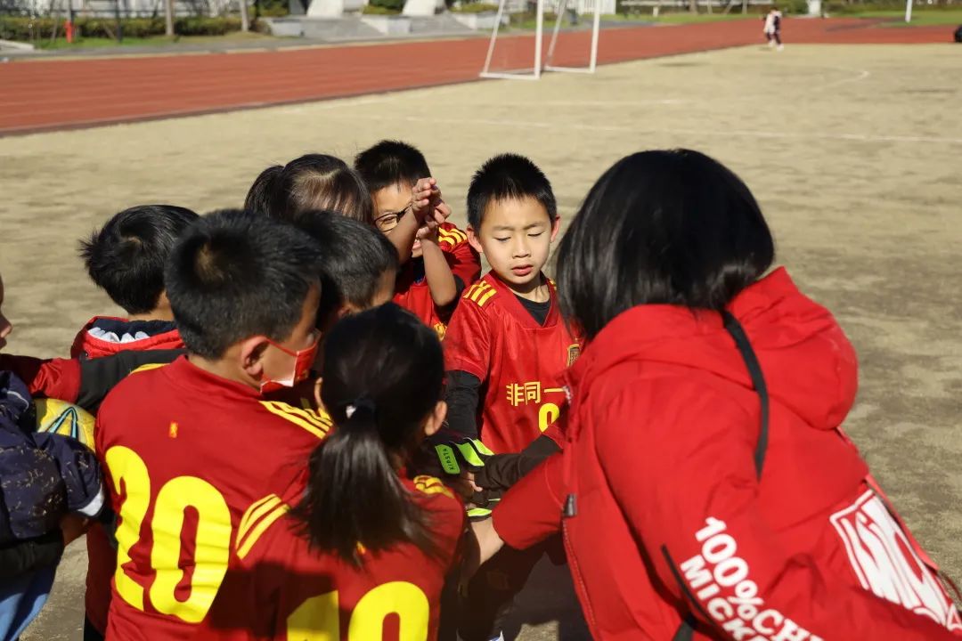 放飞梦想|二年级组率先打响杭州春晖小学第一届校园足球联赛