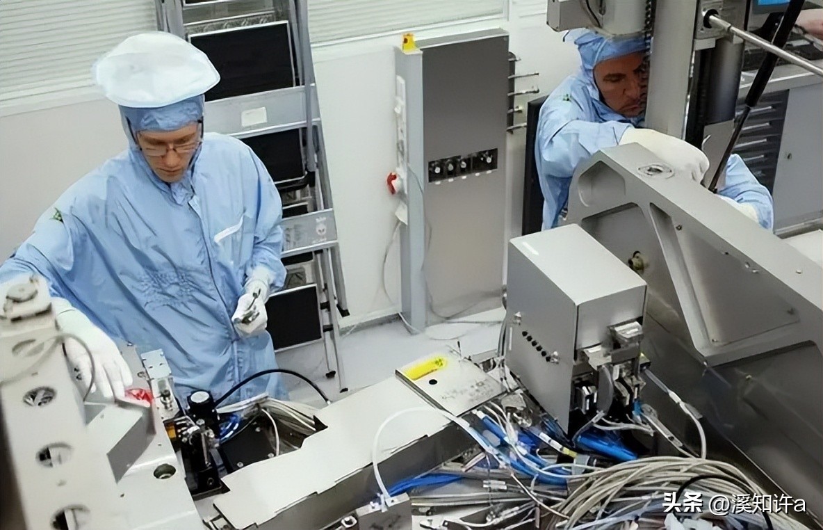 不装了，荷兰就光刻机对中国亮明态度，日媒:我们“上当”了