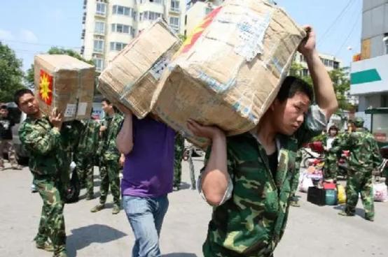 郑州富士康徒步返乡事件,郑州富士康员工徒步返乡事件点评