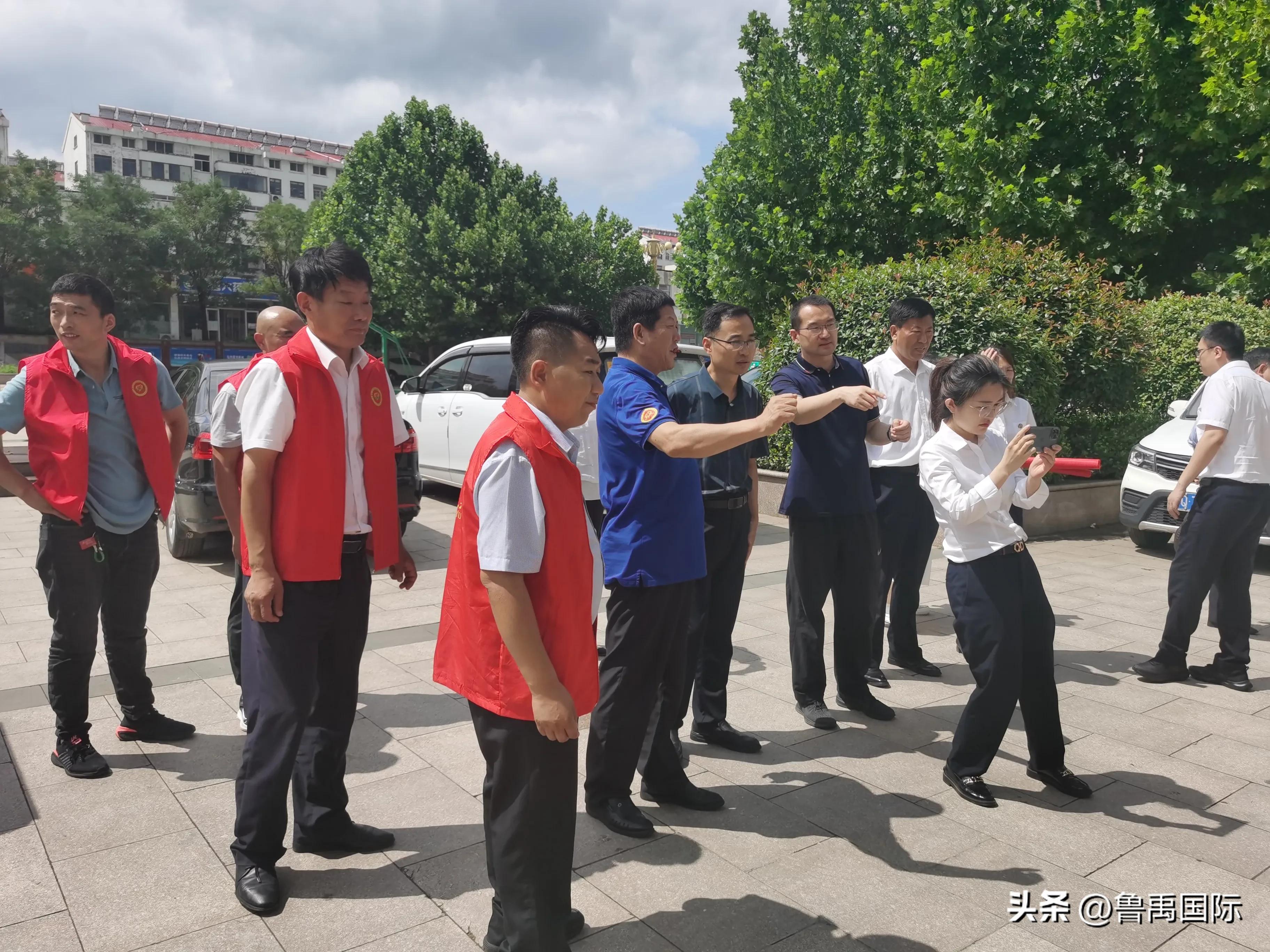 走访慰问老党员志愿服务活动,走访慰问老党员志愿服务