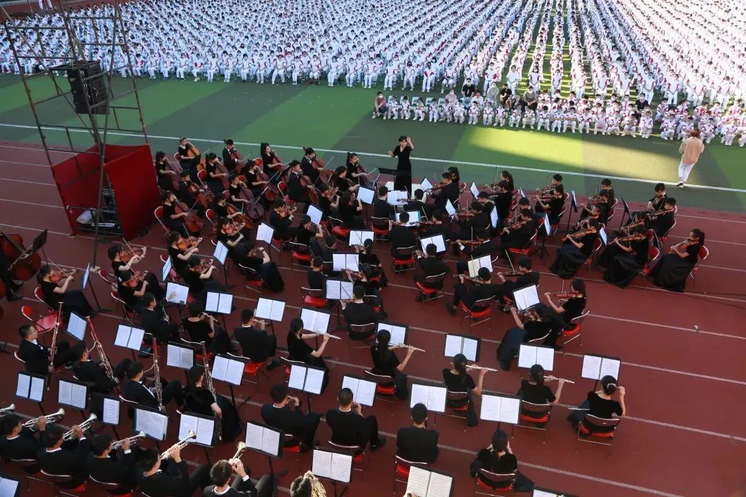 人大附中同学，开学快乐！大中小学思政课一体化建设教育基地揭牌！