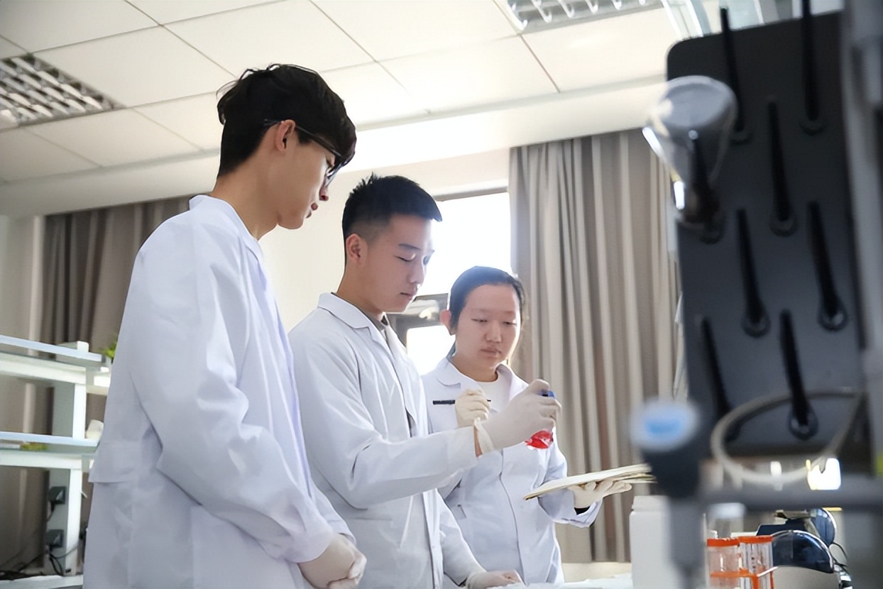 大连理工大学为什么那么强,大连理工大学会崛起吗