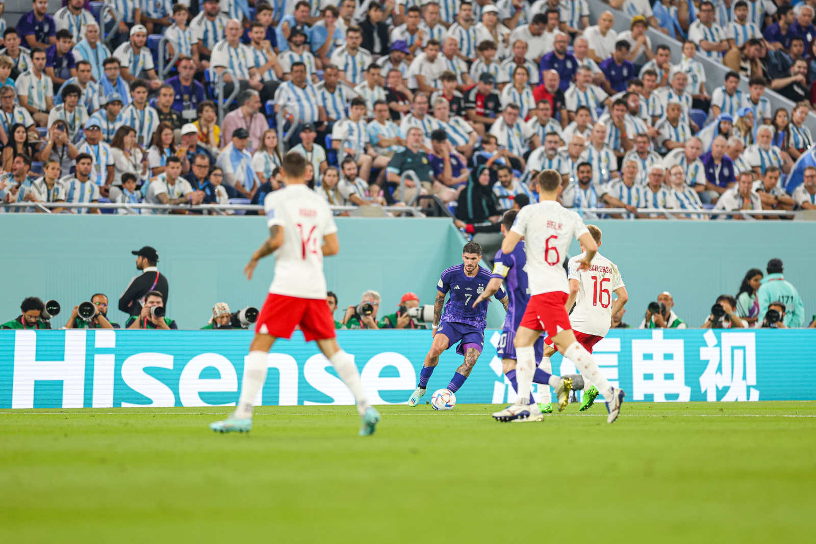 世界杯风头最劲门将，9次扑救+扑出梅西点球，打破多项神奇纪录