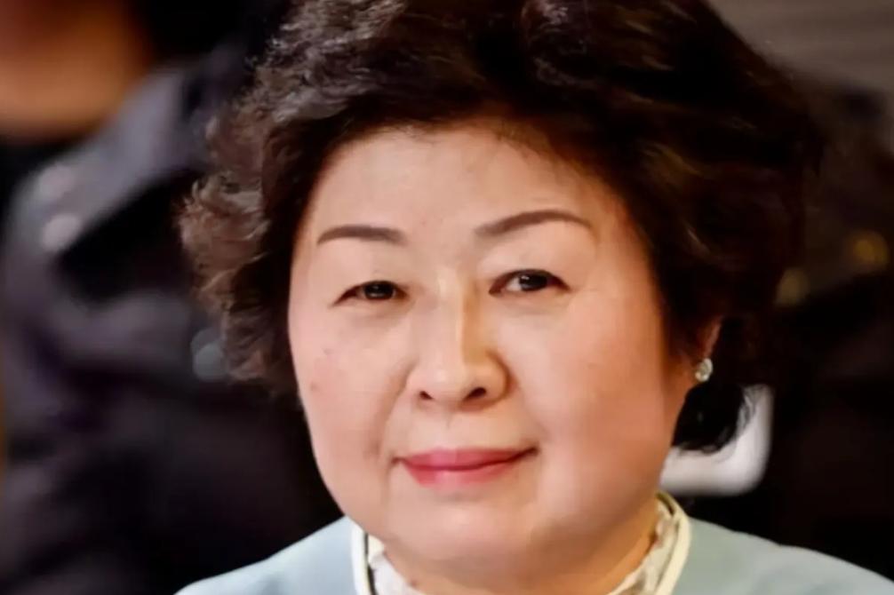 我国第一女首富,靠着不起眼的小生意发家致富,如今世界闻名