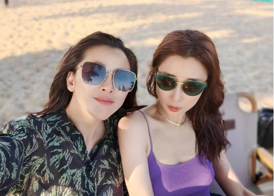 殷桃穿吊带裙拍写真,42岁的殷桃晒出身材照