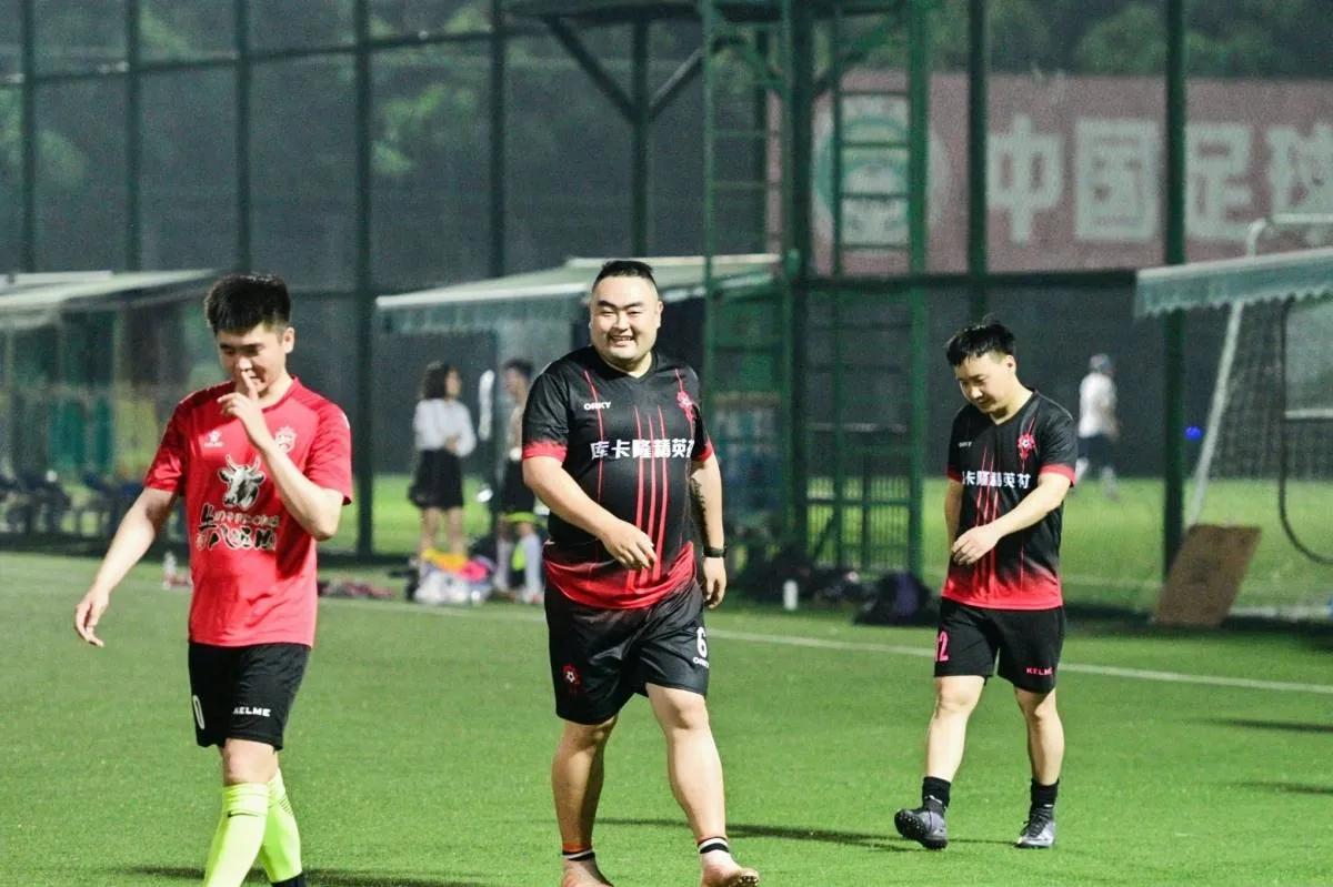 武汉塔子湖业余足球联赛前两轮之我见（一名参赛队长眼中的联赛）