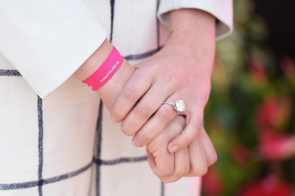 明星戴的都是什么钻戒啊,盘点里哪个女明星戴的钻戒最大